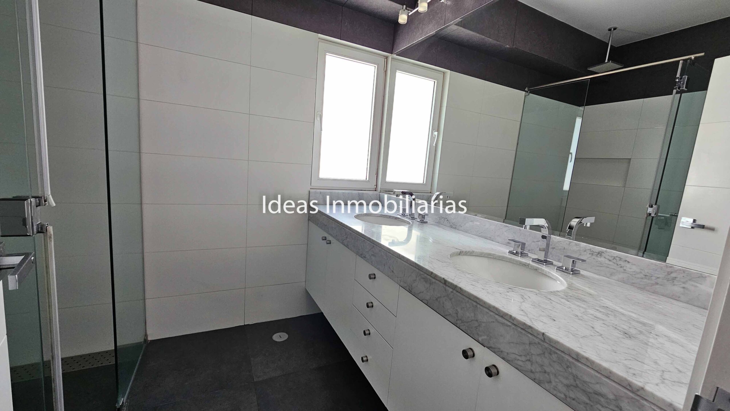 VENTA LUJOSO FLAT EN CAYMA BAJA