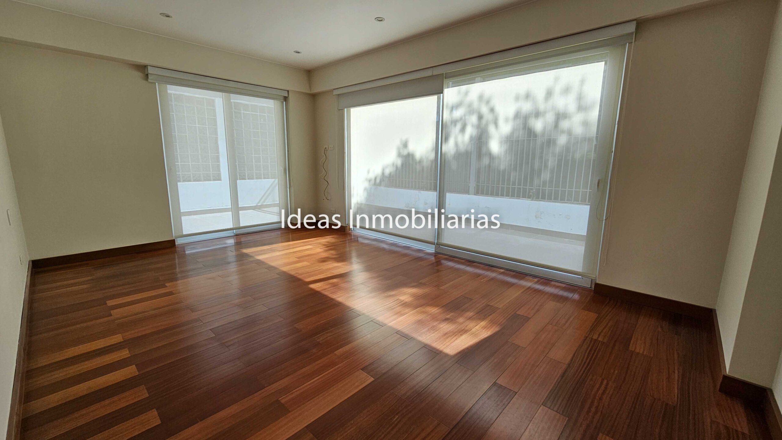 VENTA LUJOSO FLAT EN CAYMA BAJA