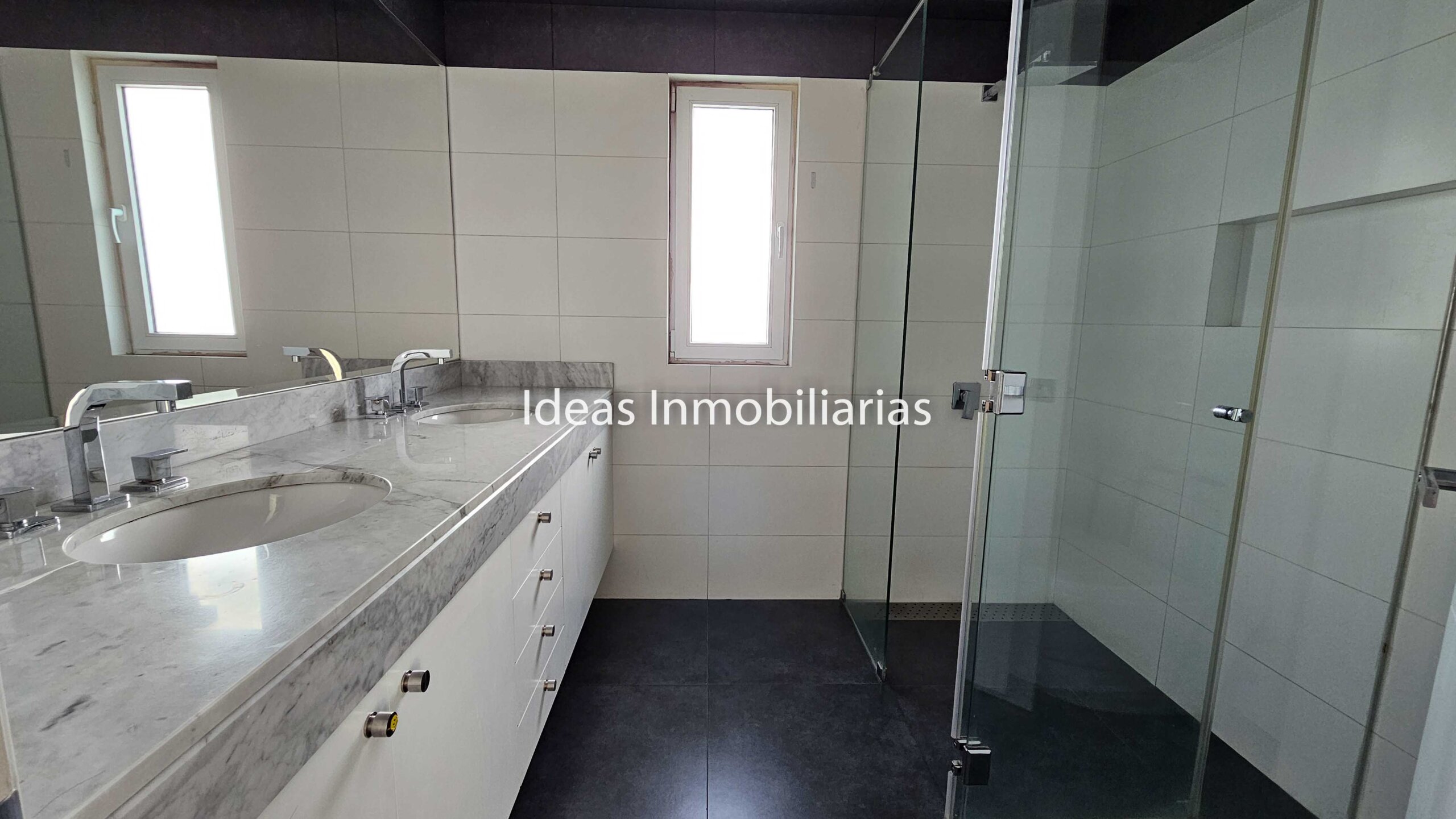 VENTA LUJOSO FLAT EN CAYMA BAJA