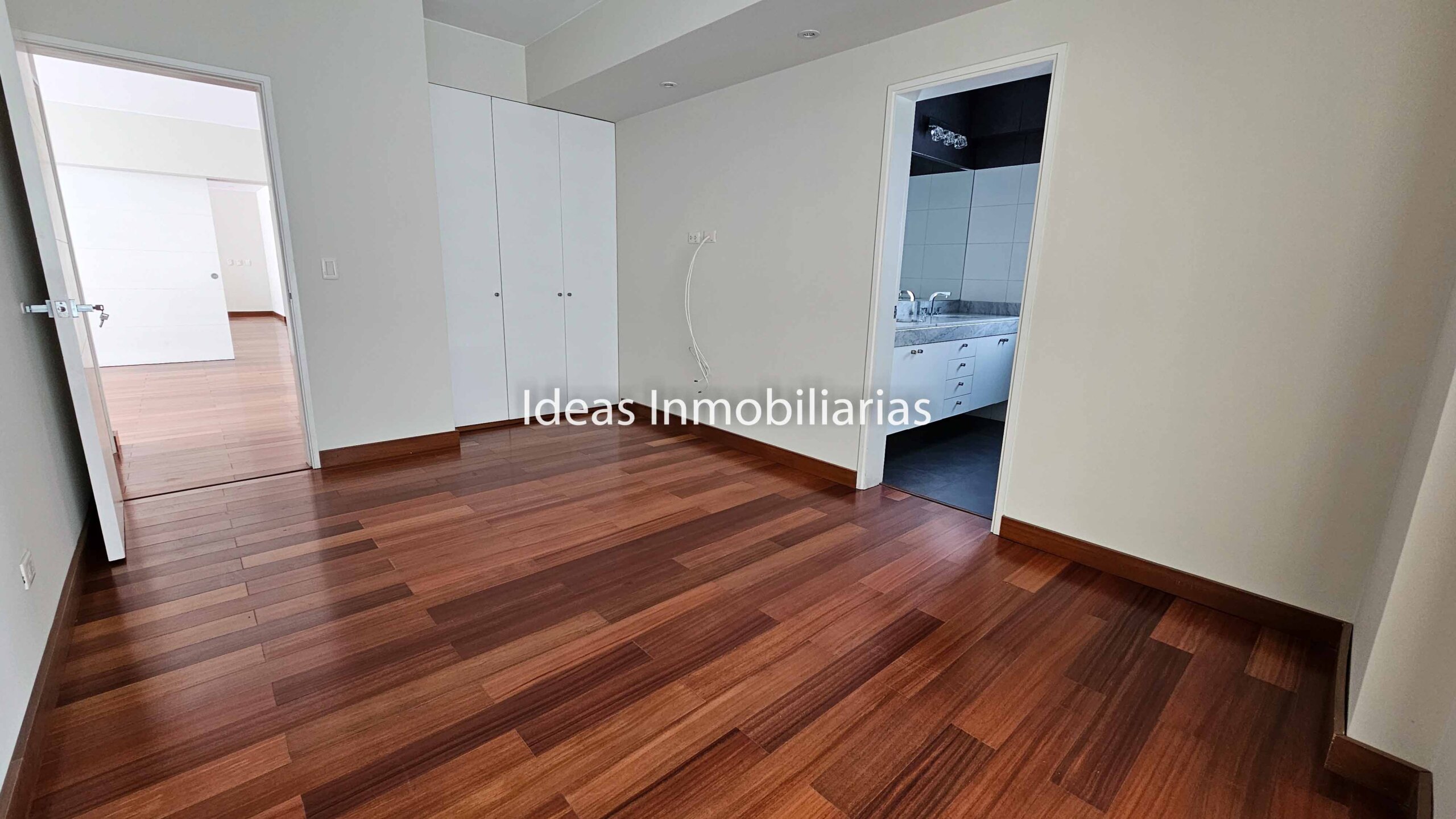 VENTA LUJOSO FLAT EN CAYMA BAJA