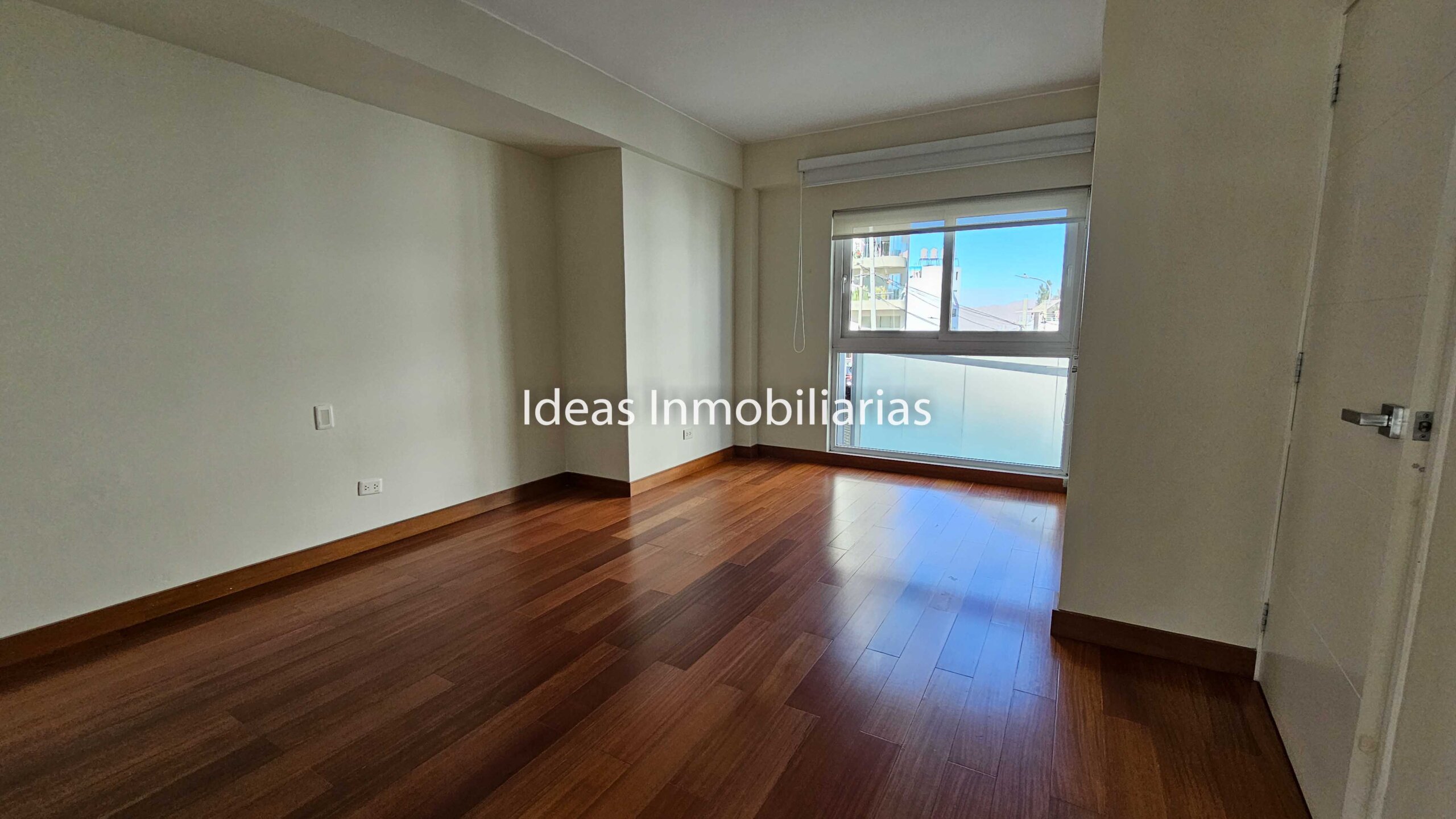 VENTA LUJOSO FLAT EN CAYMA BAJA