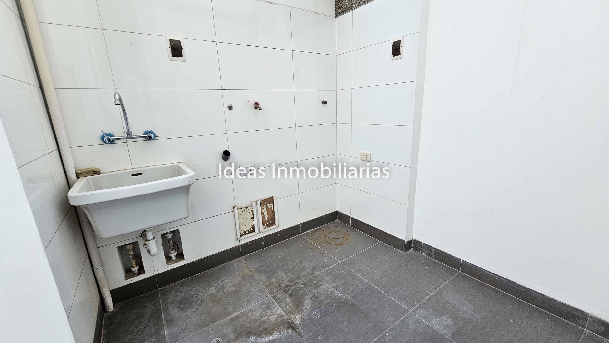 VENTA LUJOSO FLAT EN CAYMA BAJA