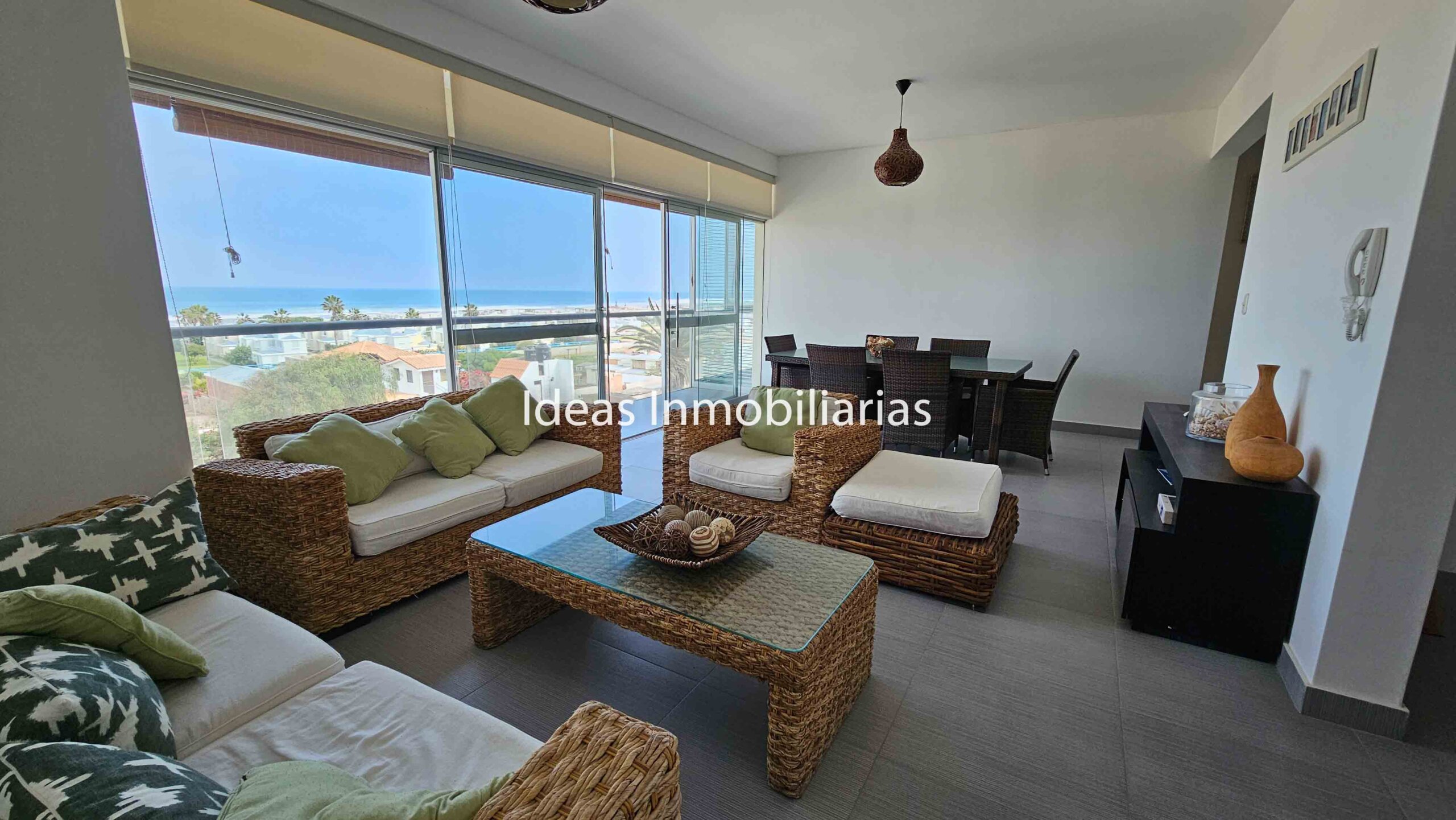 VENTA HERMOSO DUPLEX EN MEJÍA, AREQUIPA.