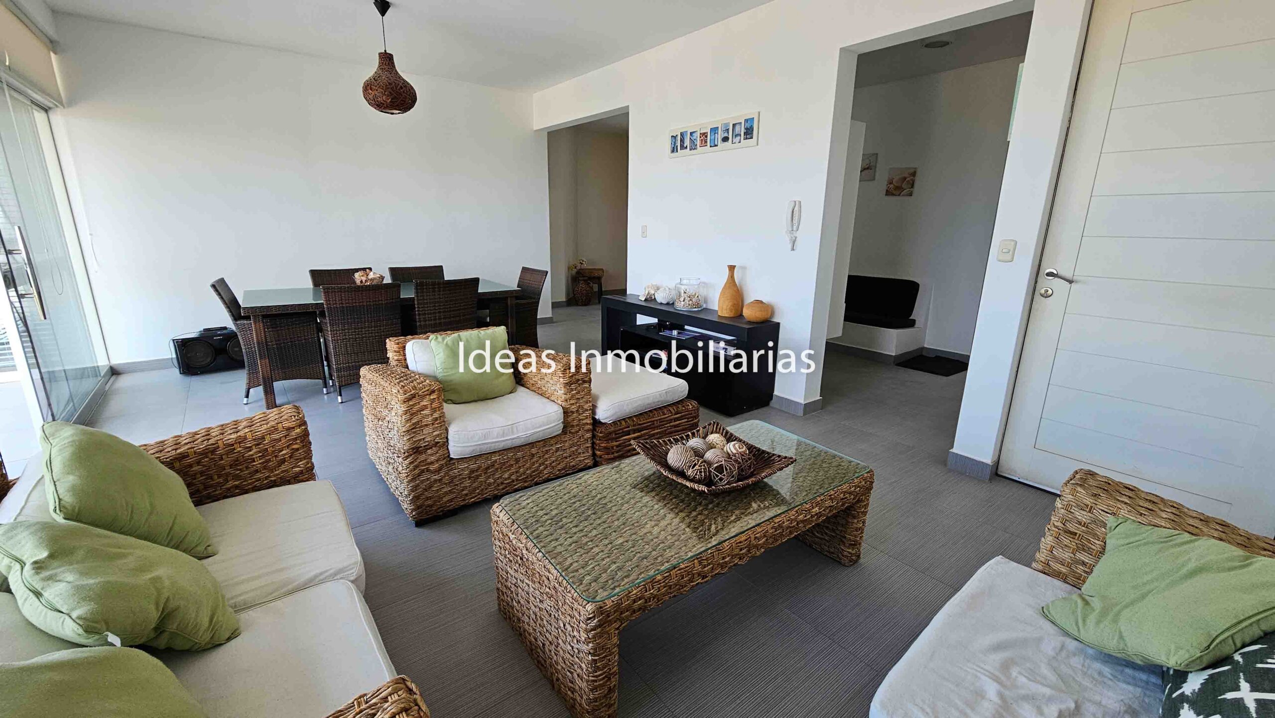 VENTA HERMOSO DUPLEX EN MEJÍA, AREQUIPA.