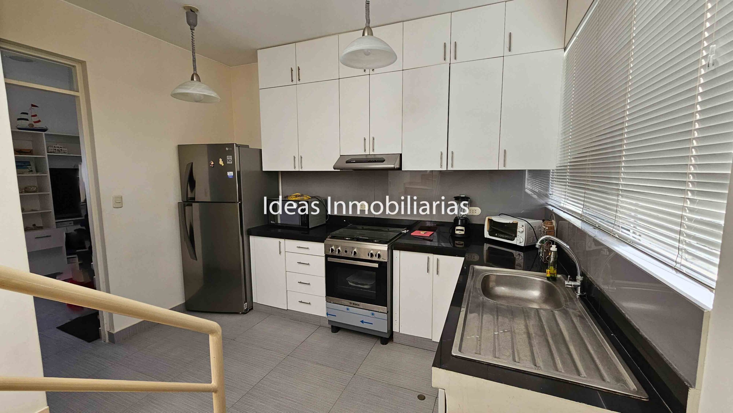 VENTA HERMOSO DUPLEX EN MEJÍA, AREQUIPA.