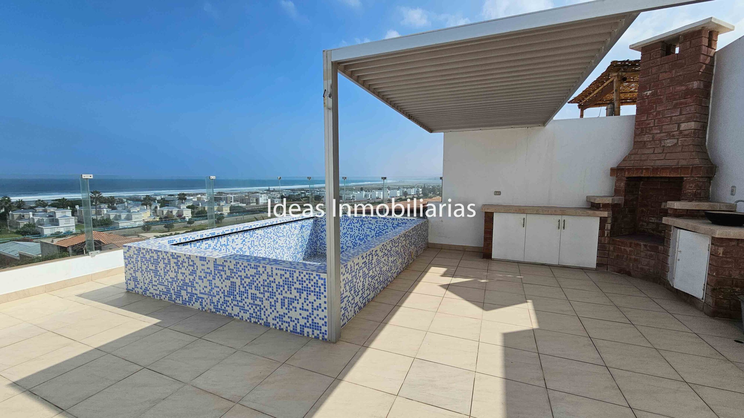 VENTA HERMOSO DUPLEX EN MEJÍA, AREQUIPA.