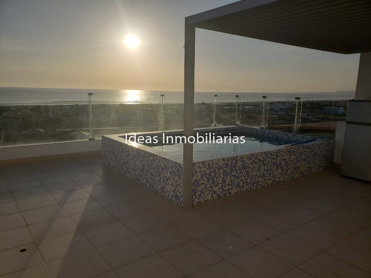 VENTA HERMOSO DUPLEX EN MEJÍA, AREQUIPA.