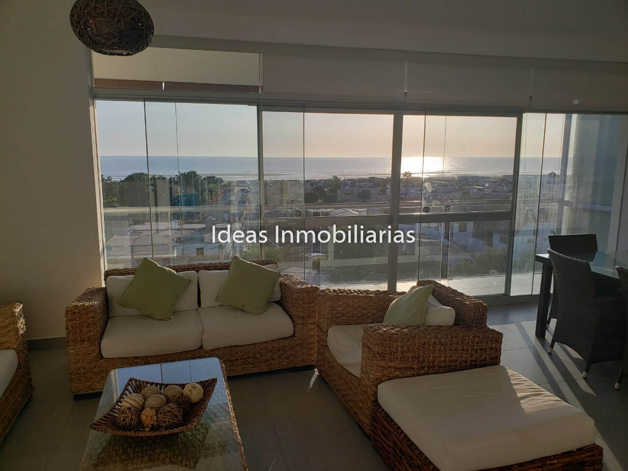 VENTA HERMOSO DUPLEX EN MEJÍA, AREQUIPA.