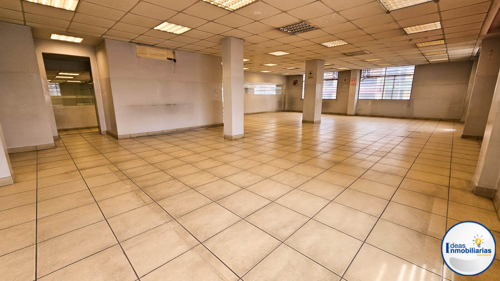 ALQUILER LOCAL COMERCIAL, ESQ. AV. INDEPENDENCIA CON AV. MCAL CASTILLA