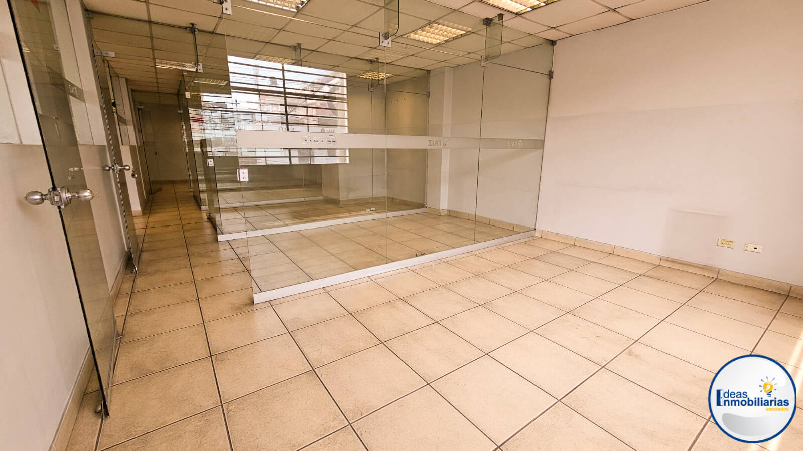 ALQUILER LOCAL COMERCIAL, ESQ. AV. INDEPENDENCIA CON AV. MCAL CASTILLA