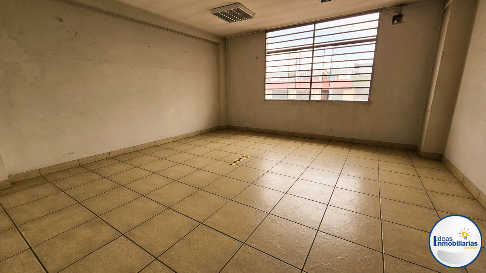 ALQUILER LOCAL COMERCIAL, ESQ. AV. INDEPENDENCIA CON AV. MCAL CASTILLA