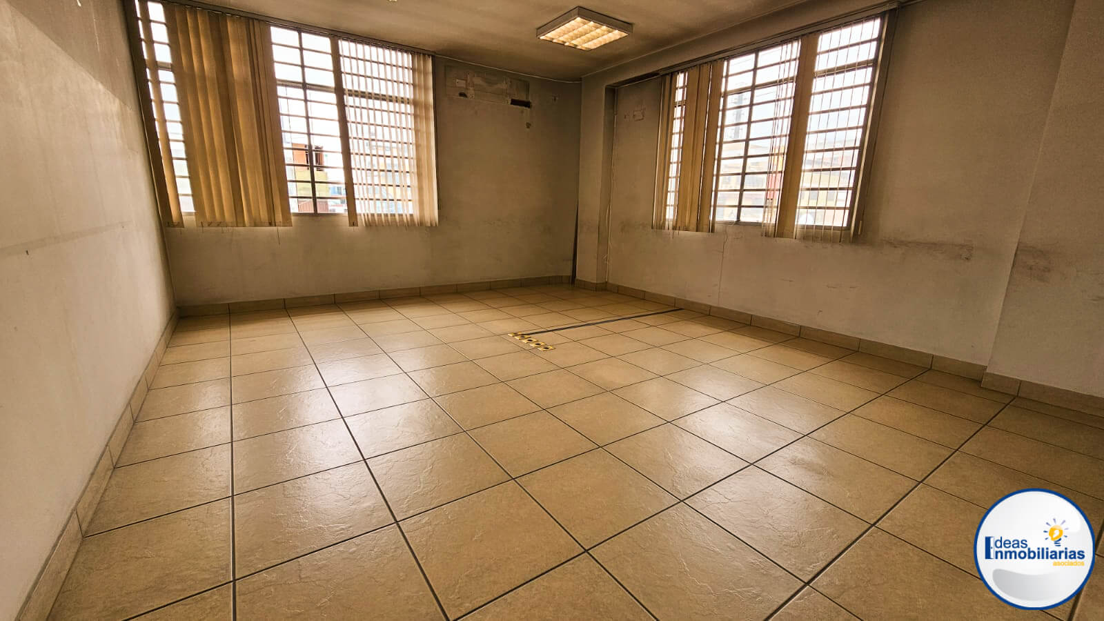 ALQUILER LOCAL COMERCIAL, ESQ. AV. INDEPENDENCIA CON AV. MCAL CASTILLA