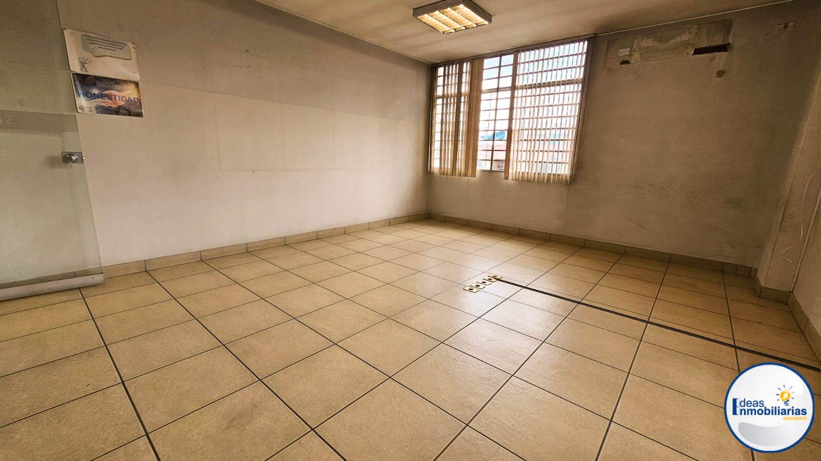 ALQUILER LOCAL COMERCIAL, ESQ. AV. INDEPENDENCIA CON AV. MCAL CASTILLA