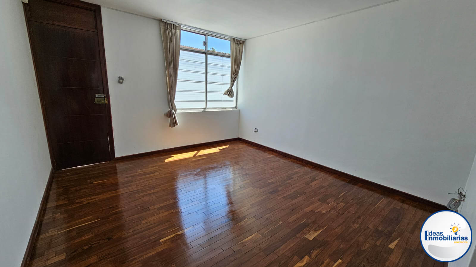 ALQUILER LOCAL COMERCIAL AV RICARDO PALMA UMACOLLO