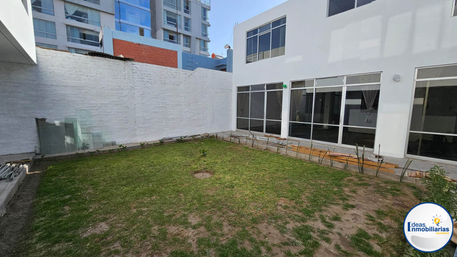 ALQUILER LOCAL COMERCIAL AV RICARDO PALMA UMACOLLO